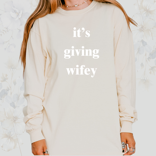 It’s Giving Wifey